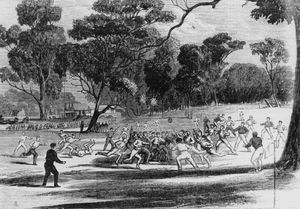 1866년 리치먼드 패독에서 열린 풋볼 경기의 판화. 배경에는 MCG와 최초의 관람석, 그리고 오늘날의 뒤쪽 골대의 전신인 킥오프 포스트가 보인다.