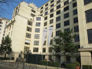 몽모렌시 대로의 구 본사