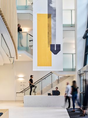 VIFF 센터는 밴쿠버 국제 영화제 사무실, 밴시티 극장 및 스튜디오 극장의 본거지이다.