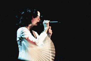 1997년 공연하는 비요크