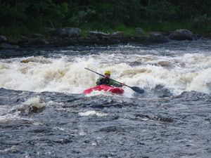 핀란드 북카렐리아주 리엑사의 네이티코스키 급류 래프팅