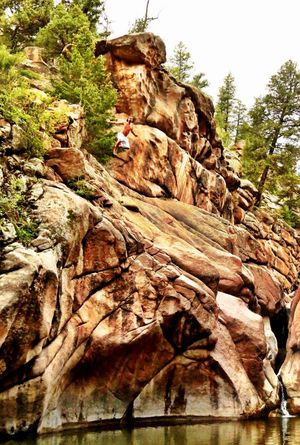 가피 고지 절벽에서의 점프