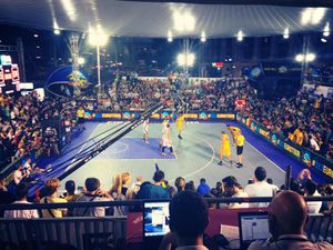 2014년 부쿠레슈티(루마니아)에서 열린 2014 FIBA 유럽 3x3 선수권 대회에서 루마니아 남자 국가대표팀과 슬로베니아 남자 국가대표팀 간의 경기