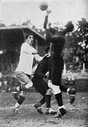 1930년 FIFA 월드컵에서 멕시코와 경기하는 칠레 국가대표팀.