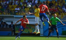 2014년 FIFA 월드컵 16강전에서 브라질과 경기하는 칠레 대표팀.