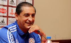 2016년 기자회견에서 파라과이 감독으로서의 디아스