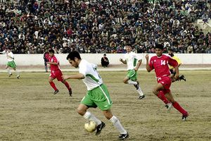 2003년 카불에서 열린 FIFA 월드컵 예선 경기, 아프가니스탄 대 투르크메니스탄 경기 장면