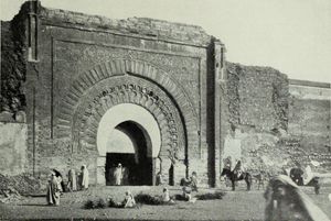 바브 아그나우, 알모하드 시대 카스바의 문(약 1890년 사진)