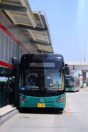 파키스탄은 가장 발전된 메트로(BRT) 시스템 중 하나를 보유하고 있다.