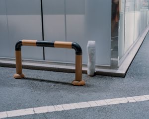 U자 모양의 볼라드