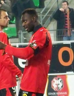 주장으로서의 존 멘사(Stade Rennais F.C. 시절)