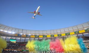 2024년 9월 남아프리카공화국 대 뉴질랜드 경기 중 DHL 스타디움 상공을 비행하는 플라이세이퍼 보잉 737-800