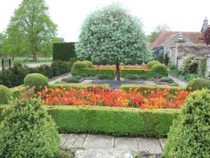 라이츠 캐리(Lytes Cary)의 붉은 정원