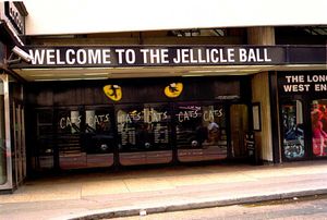 1999년 뉴 런던 극장에서 공연된 캣츠