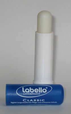바이어스도르프에서 생산하는 립밤 제품 '라벨로'