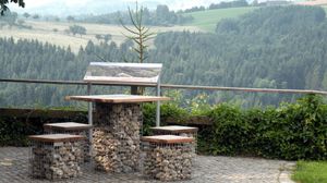 바트 크로이첸(Bad Kreuzen) 근처 도나우스타이그(Donausteig) 하이킹 코스의 휴식 공간