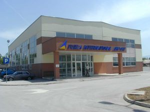 투즐라 국제공항