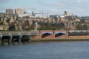 테이 강에서 바라본 도시 풍경