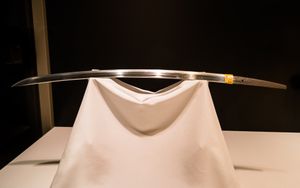 소슈(相州)파 가타나. 마사무네의 아들 사다무네가 제작한 타치를 개조한 키리하 사다무네. 14세기, 가마쿠라 시대. 중요 문화재. 도쿄 국립 박물관