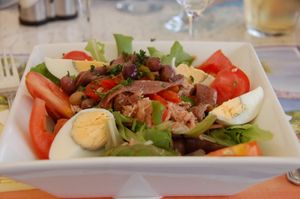 살라드 니수아즈(Salade niçoise)