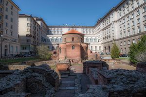 소피아(Sofia)의 성 조지 원형극장(Church of St. George, Sofia, 4세기)과 세르디카(Serdica) 유적, 불가리아(Bulgaria)
