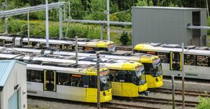 퀸즈 로드 차량기지에 정차 중인 봄바디어 M5000 트램