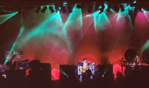 ELP는 1970년대 가장 상업적으로 성공한 프로그레시브 록 밴드 중 하나였다. (1992년 공연 모습)