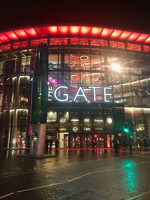 뉴게이트 스트리트에 있는 게이트 단지는 유흥가로 유명하다