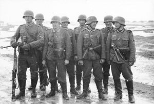 MG 34를 경기관총으로 사용하는 베어마흐트 보병 그루페