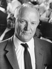 중앙당(스웨덴) 지도자 군나르 헤드룬(Gunnar Hedlund), 연립 정부의 내무장관(스웨덴)