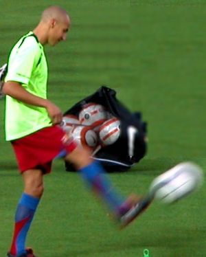 2005년 바르셀로나에서 몸을 푸는 라르손