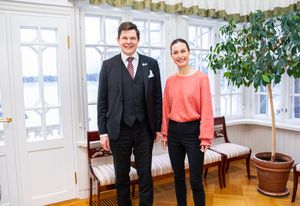 2023년 1월 16일 헬싱키에서 산나 마린 핀란드 총리와 함께 있는 노를렌