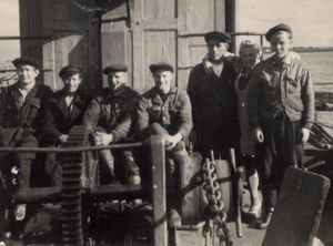 1953년 핀란드의 증기선 S/S 카야니 1세의 요리사가 있는 승무원들