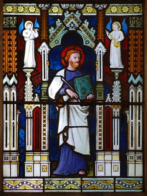 서퍽주 스톤햄 애스팔에 있는 SS 메리와 람베르트 교구 교회 창문의 세부 묘사. 성 루카 복음사가를 나타내는 스테인드글라스