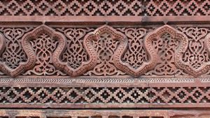 장식 부조, 알라이 다르와자, 1311년.