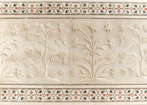 벽의 식물 모티프