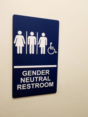 성중립 화장실 표지판