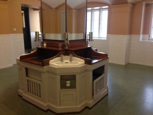 아직 사용 중인 19세기 시설의 세면대