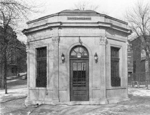 몬트리올(Montréal), 퀘벡(Quebec)의 베스파시엔(Vespasienne) 소변기