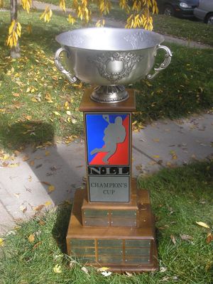 1998년부터 2017년까지 NLL 챔피언에게 수여된 챔피언스 컵