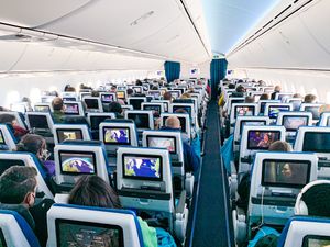 보잉 787-9 이코노미석 기내(정면)