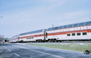 1973년 버지니아주 로르톤에서 운행 중인 오토 트레인