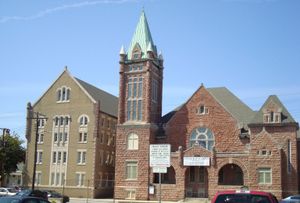 뉴포트뉴스 시내의 최초 침례교회(First Baptist Church)