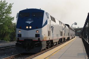 사우스웨스트 치프 4호 열차가 콜로라도주 트리니다드에 도착하는 모습