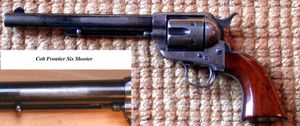"프론티어 식스슈터"가 식각된 1884년 리볼버