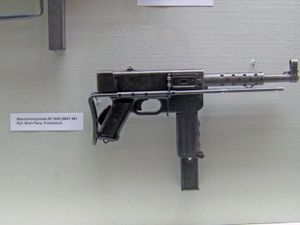 MAT-49 전시