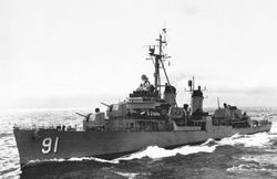 1966년부터 1967년까지 김종곤이 지휘했던 구축함 충무(DD-91)