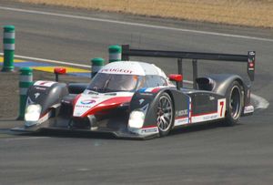 2007 르망 24시간 레이스에서 7번 차량 푸조 908 HDi FAP을 운전하는 빌뇌브