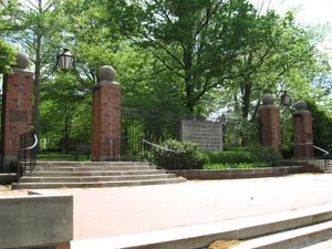 오하이오 대학교 칼리지 그린 입구