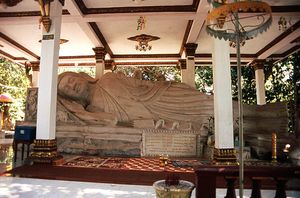 깜퐁쏘엠의 사원에 있는 불상